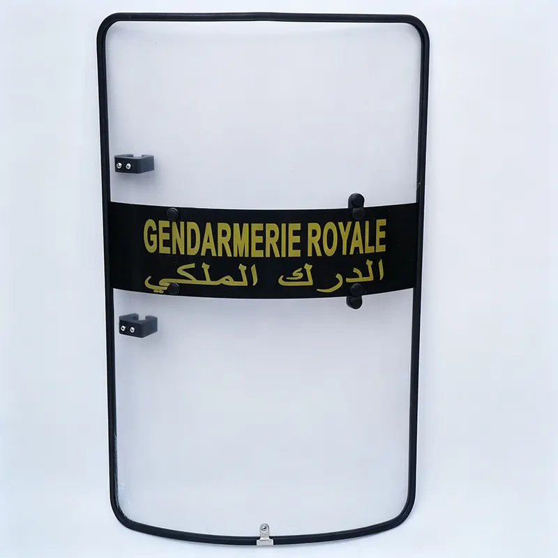 Bouclier anti-émeute bordé